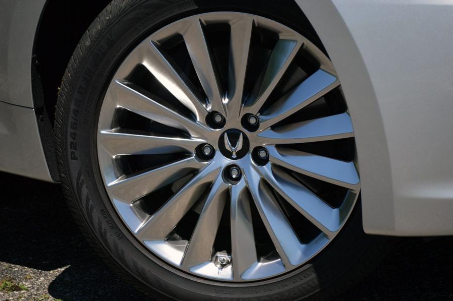  Hyundai Equus 2014 года  (фото 6 из 47)